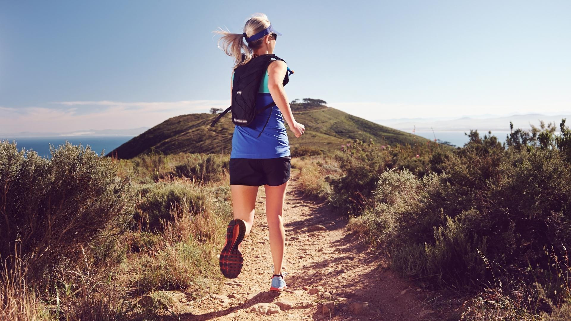 Abbigliamento e scarpe running uomo per la corsa all'aperto